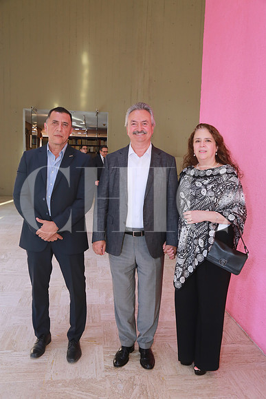 Eduardo Llanas, Carlos Humberto González y Marisela González