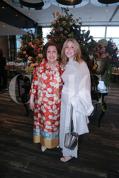 Magdalena Garza de Herrera y Balbina Herrera (3)