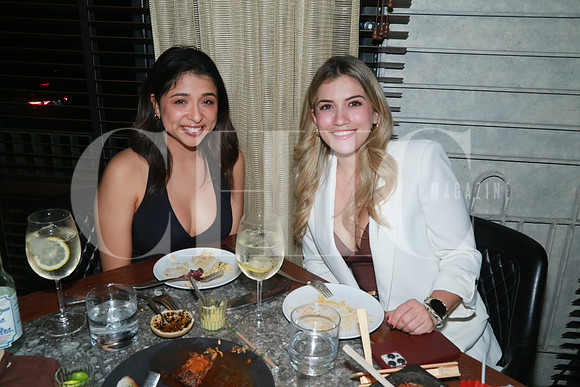 (Rest. Cuerno) Belén Villanueva y Johangela Moreno (2)