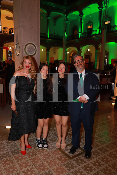 Ivette Mecott, Michael Nuñez, Maria Paula Nuñez y Victoria del Pilar Nuñez 2
