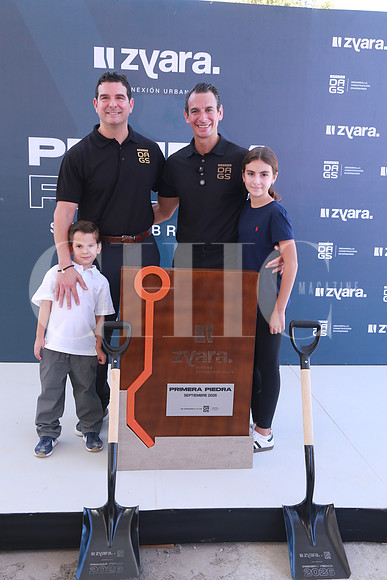 Adrián Marcos, Adrián Marcos, Gustavo Marcos y Sofi Marcos (6)