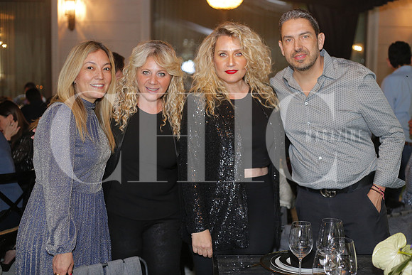 Marilú Ontiveros, Victoria Harb y Jessica Harb y Luis Maradiaga 2