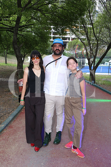 Priscila Orfanos, Mauricio Sánchez y Emma Sofia Sánchez0
