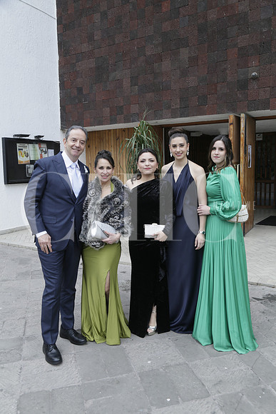 José Chapa, Magnolia Treviño de Chapa, Kimberly de la Garza, Cynthia Chapa e Ivonne Segura