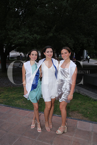 Regina González, Sofia González y Sara Barrera1