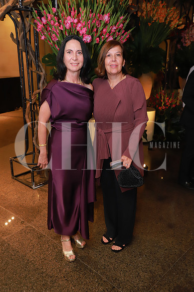 Lydia Gonzalez y Martha Mariscal 1