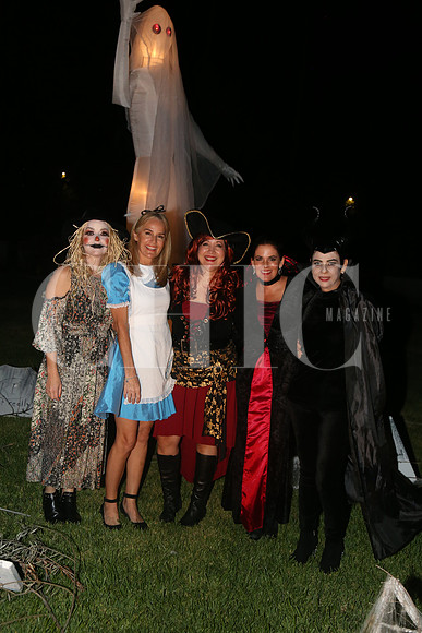Frida Erhard de Zavala,  Catalina Martinez de Cano, Karina Torres de Ortiz, Alba de Castro y Emma Hernadez de Madero
