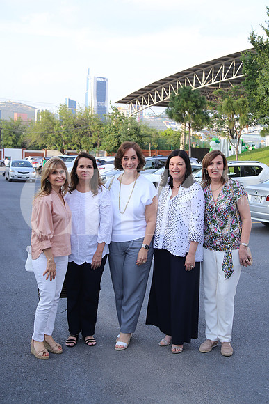 Cecila Reyes, Pini Zambrano, Paulina Garza, Genoveva Chapa y Lorena Blanca Casau