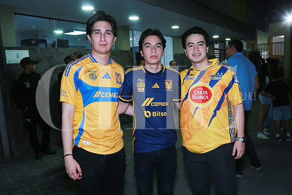 Adnrés Sánchez, Rodrigo Flores y Emilio Flores