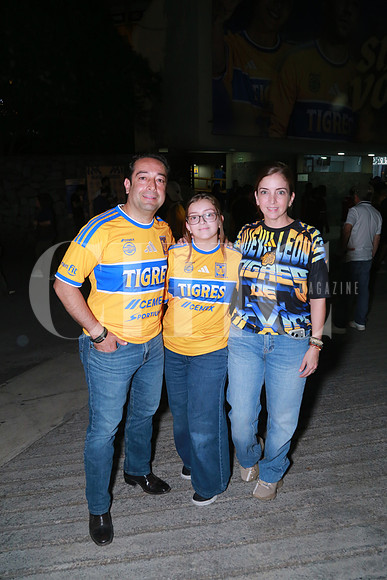 Marcos García, Barbi García y Mariana Hinojosa (2)