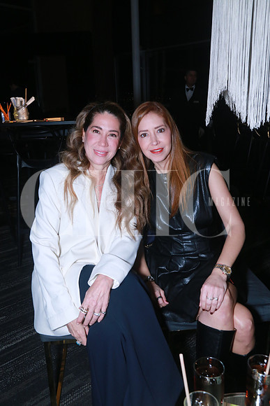 Melissa Gálvez y Myrna Azcunaga (2)