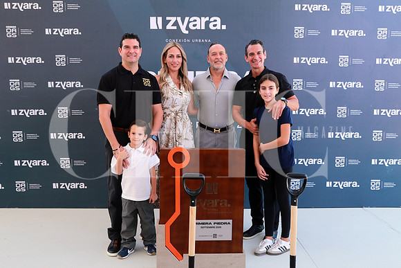 Adrián Marcos, Adrián Marcos, Daniela Garza, Rodríigo Fernández, Gustavo Marcos y Sofi Marcos (5)