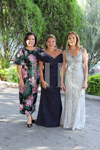 Claudia Benavides, Alejandra Benavides y Vicky Benavides 2