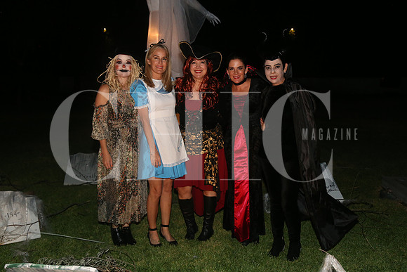 Frida Erhard de Zavala,  Catalina Martinez de Cano, Karina Torres de Ortiz, Alba de Castro y Emma Hernadez de Madero
