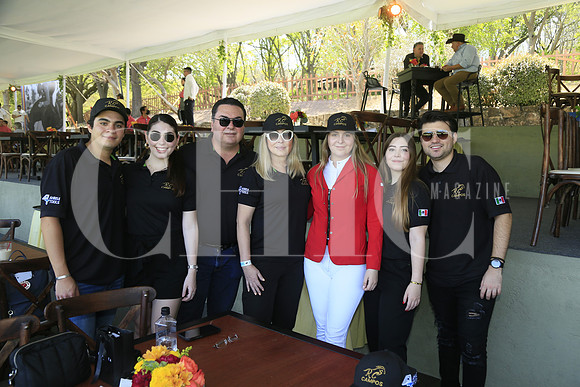 Medwin Martínez, Valeria Campos, Horacio Campos, Lilian de Campos, Regina Campos, Melissa Campos y Guillermo González