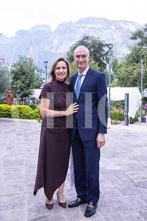 Alejandra Salinas de Del Valle y Ricardo del Valle1