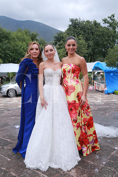 Isabel Peña, Fabiola Mendiolea y Renata Mendiolea