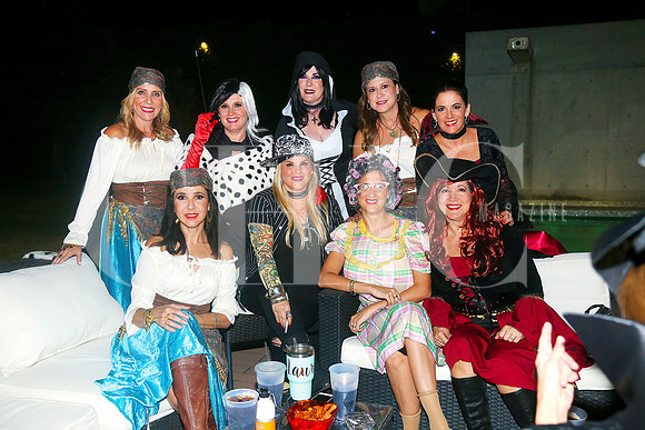 Dora Pérez de Lozano, Maru Ruiz de García, Marlene Dávila de Rodríguez, Alicia Cantú de Saro, Alba Flores, Maru Martínez de Garza Herrera, Laura Cerda, Érika Sada y Karina Torres