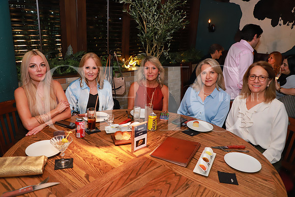 Verónica Rodríguez, Liliana Ayala, Thelma Perez, Rosy Zambrano y Macarena Zambrano 2
