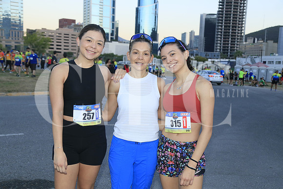 Andrea Serrano, July Leal y Ximena Serrano (2)