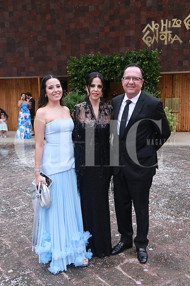 Mariana Valdés, Claudia González y Jorge Valdés (2)