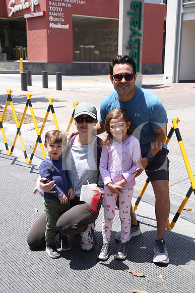 Adrián Leal, Mariana Ureta, María Emilia Leal y Adrián Leal