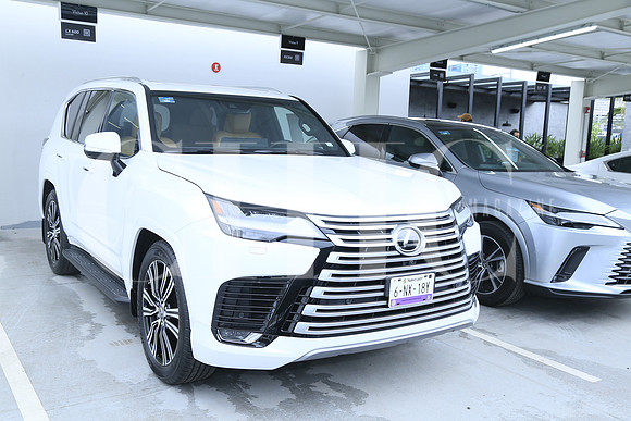 DETALLE NUEVOS MODELOS LEXUS (6)