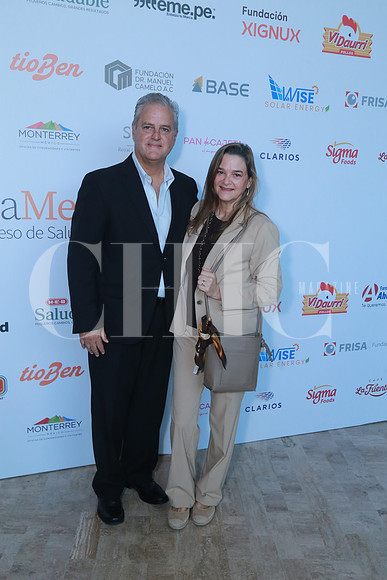 Gonzalo Escamez y Erika Polin de Escamez (3)