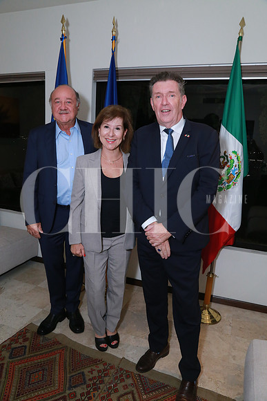 Adrián Navarro, Ofelia de Navarro y Pierre Raynaud (3)