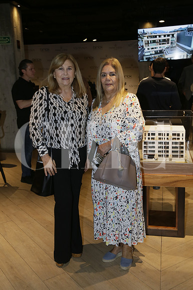 Mayra Saucedo y Tere Frese (2)