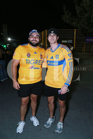 Adrián González y Carlos Valmaña (3)