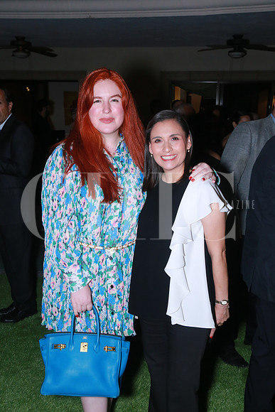 Victoria Kuhne y Melissa Segura (2)