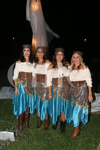 Maru Martinez de Garza, Olga Canales de Zambrano, Alciia Cantu de Saro y Dora Perez de Lozano