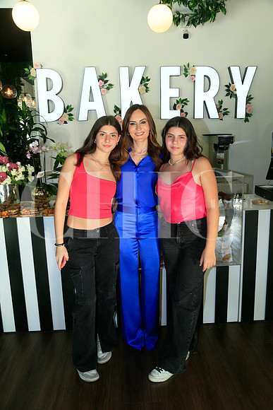 Melissa Flores, Valeria Milmo y Ana Regina Flores (2)
