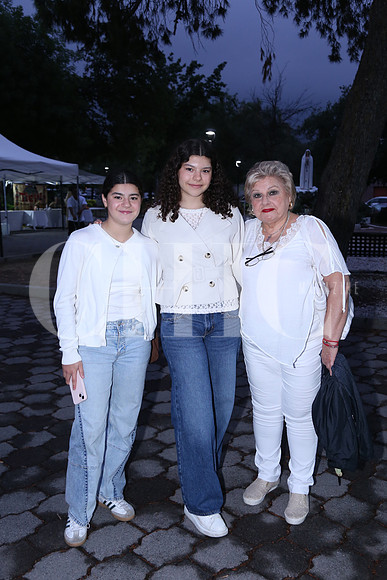 Violeta Garza, Victoria Garza y Francisca Cuellar 0