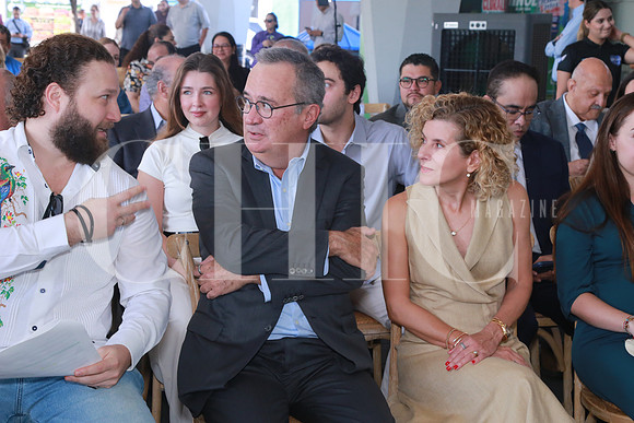 Max Fernández, Álvaro Fernández y Claudia Yarte de Fernández
