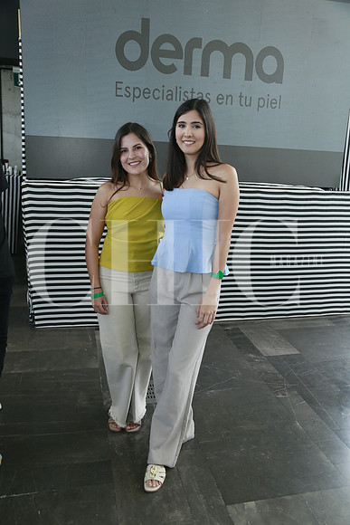 Eugenia Pérez Sandi y Regina Echeverria (2)
