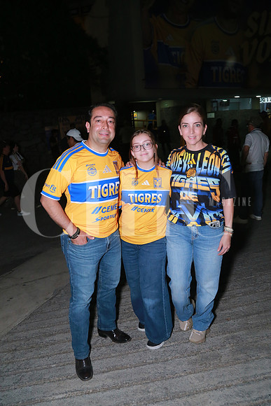 Marcos García, Barbi García y Mariana Hinojosa (3)