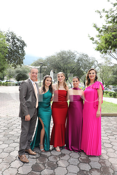 Marcelo Martínez, Elisa Martínez, Gabriela Martínez, Natalia Martínez y Gaby Sánchez 1
