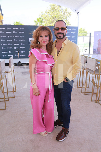 Claudia de González y Juan Francisco González (2)
