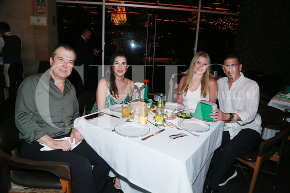 ( Rest. La Gran Barra) Cristian Rodríguez, Erika de Rodríguez, Luly Fuentes y Alejandro Gómez