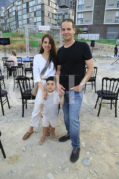 Vivi de Hacatoglu, Luka Hacatoglu y Sasoon Hacatoglu (2)