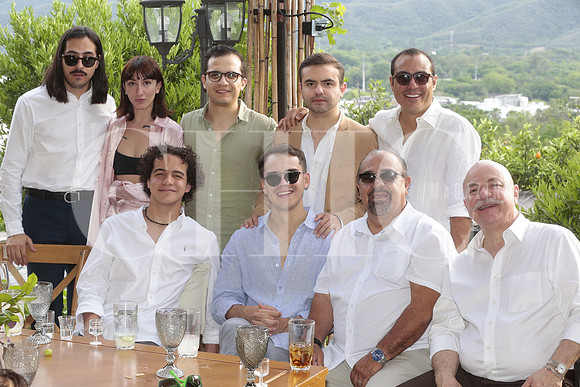 Patricio Chavez, Monserrat Padilla, Enrique del Castillo, Pablo del Castillo, Roberto Recio, Esteban del Castillo, Alejandro del Castillo, Cesar del Castillo, Rodrigo del Castillo y Pablodel Castillo
