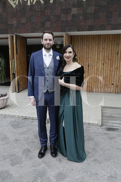 Daniel Chapa y (mamá del novio) Cecilia Villarreal (3)