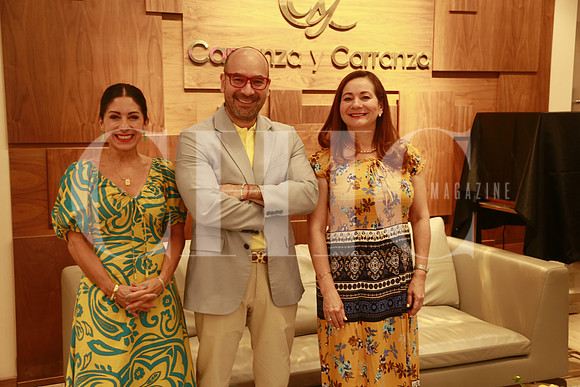 Laura de Carranza, Rogelio Carranza y Alejandra Carranza (2)