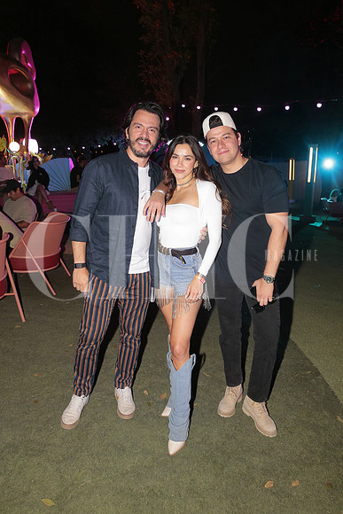 Miguel Tame, Connie Davalos y Daniel Velez 3