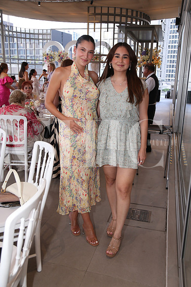 Valeria González y Marian Lozano 1