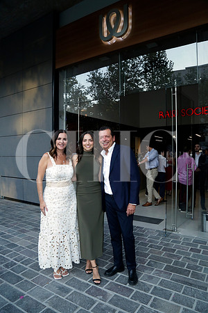 Lorena de los Santos de Elizondo, Fernanda Elizondo y Eduardo Elizondo