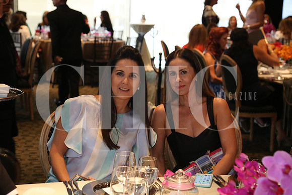 Marise Martínez de Mtanus y Susana Salazar