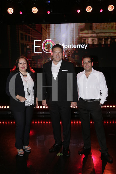 Lucy Taho de Fernández, Rogelio Martínez y Leonel Martínez (2)